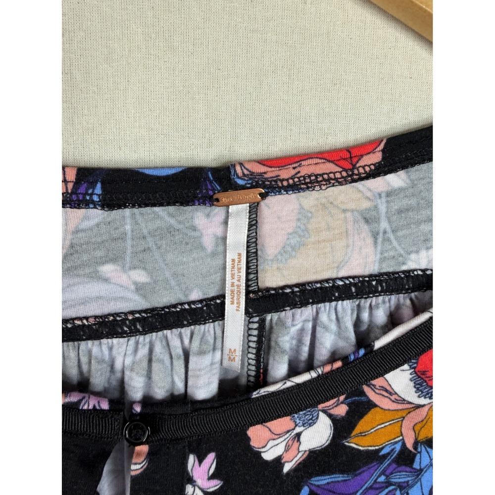 Free People Size Medium Top Shirt Black Floral Keepin On T-Shirt Boho Cropped - Picture 5 of 8